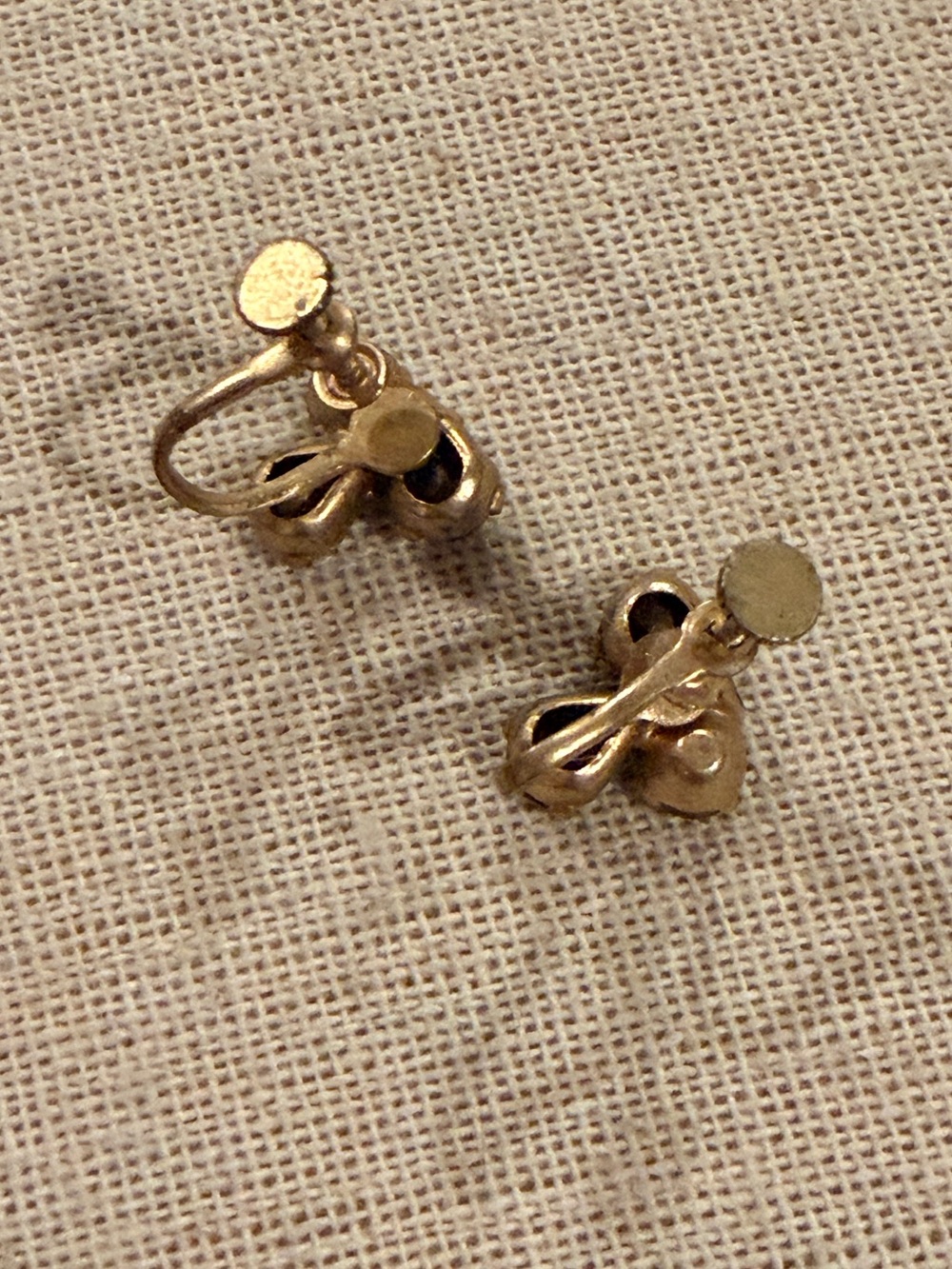 Blue Crystal Vintage Screw back Earrings - Picture 5 of 5